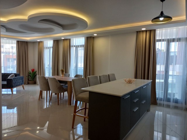 Girne merkezde özel havuzlu lüx eşyalı 3+1 penthouse