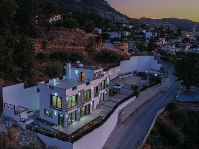 4+1 villa with magnificent view for sale in Karsiyaka.