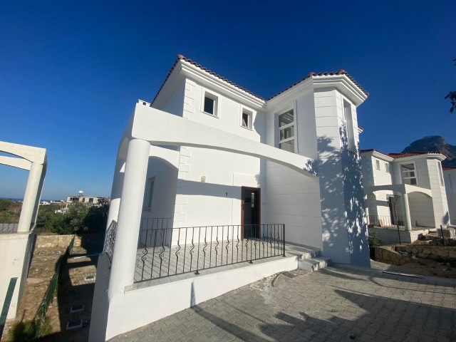 3+1 villa with spectacular views for sale in Karsiyaka. 