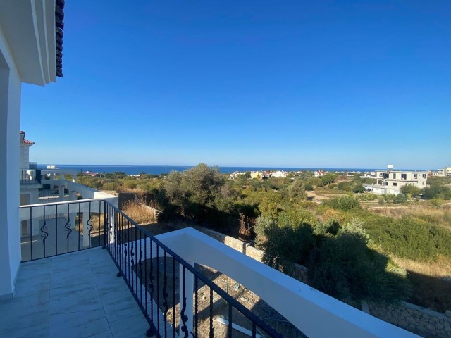 3+1 Villa mit herrlicher Aussicht zu verkaufen in Karsiyaka . 