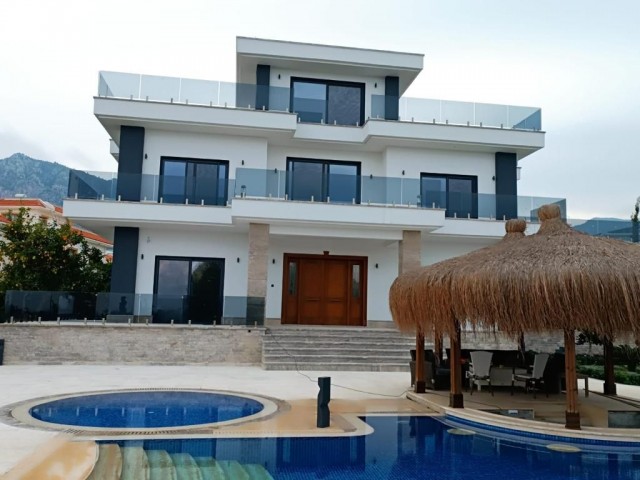 5+2 LUXURIÖSE VILLA IN KYRENIA ALSANCAK