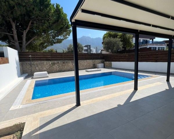 Luxuriös eingerichtete 4+1-Villa mit Pool im Zentrum von Kyrenia zu vermieten