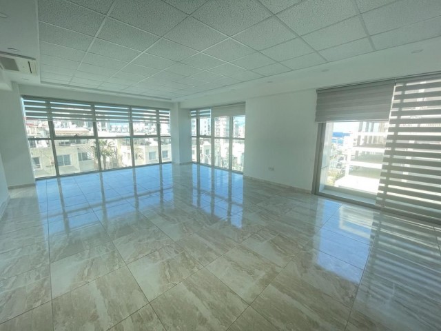 110 m2 OFFICE IN THE CITY