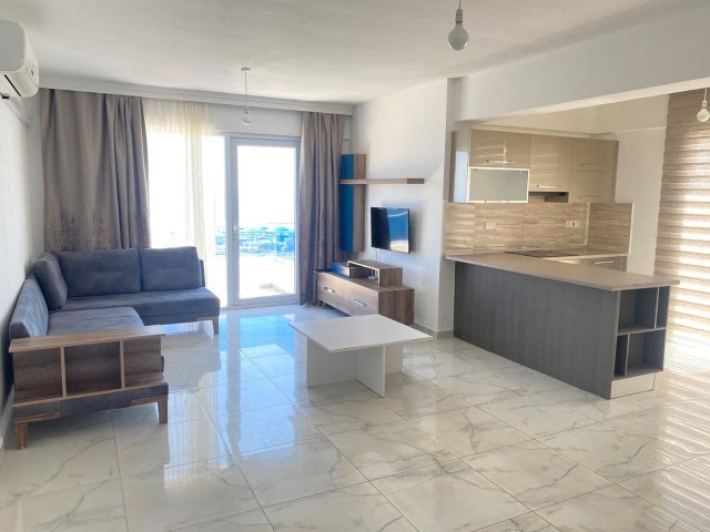 Luxuriöse 2+1 Wohnung mit Blick auf die Berge und das Meer im Zentrum von Kyrenia