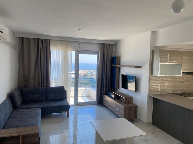 Luxuriöse 2+1 Wohnung mit Blick auf die Berge und das Meer im Zentrum von Kyrenia