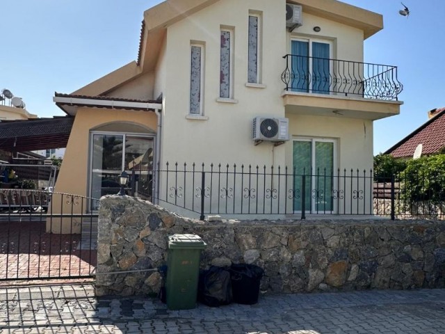 3+1 villa with pool for sale in Karsiyaka