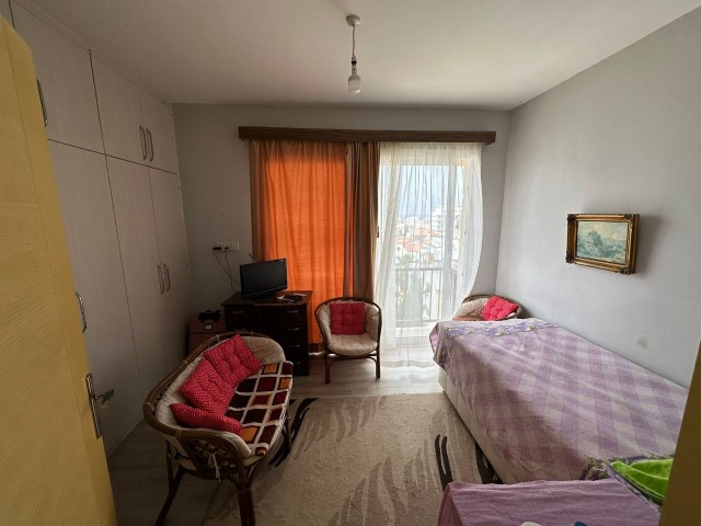 2+1 Wohnung zum Verkauf im Zentrum von Kyrenia