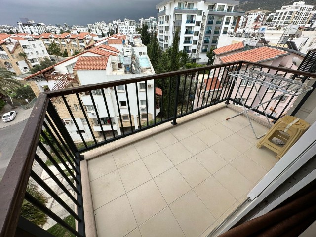 2+1 LARGE 120 m² FLAT FOR SALE IN THE CENTER OF KYRENIA