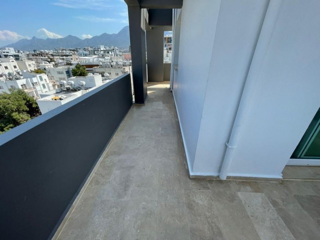 Kyrenia Zentrum 3+1 Penthouse zu vermieten