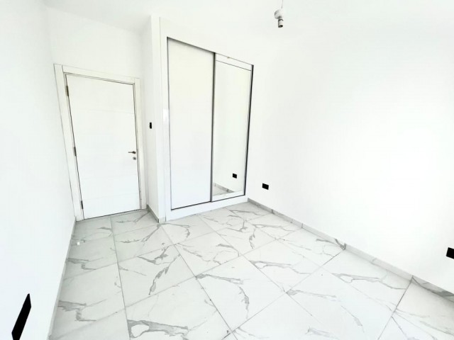 GİRNE KARŞIYAKA BÖLGESİNDE 4+1 SATILIK Villa