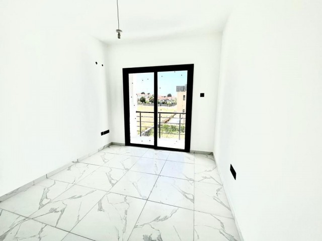 GİRNE KARŞIYAKA BÖLGESİNDE 4+1 SATILIK Villa