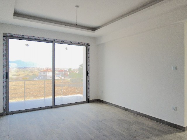 2+1 Wohnung zum Verkauf in einem brandneuen Gebäude im Girne-Bosporus-Gebiet