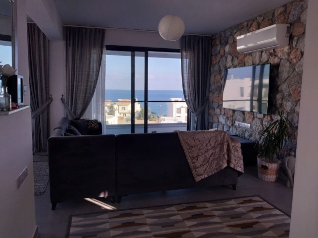 GİRNE BAHÇELİ BÖLGESİNDE 3+1 PENTHOUSE 