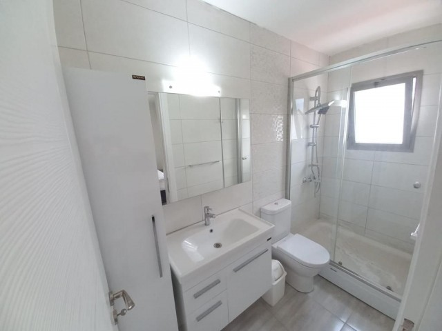 Girne merkezde dağ deniz manzaralı lüx 3+1 penthouse