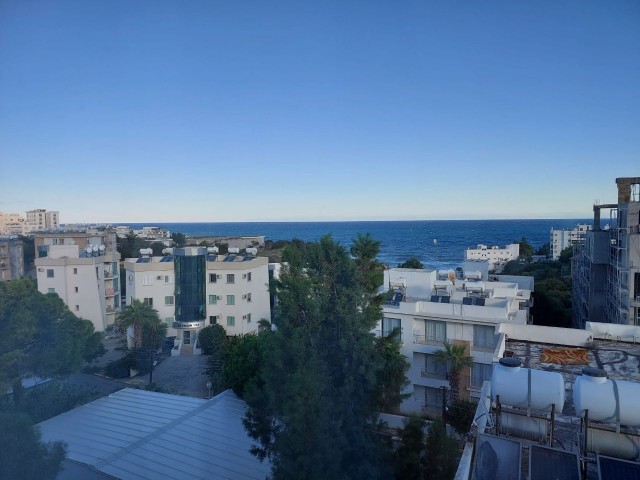 Квартира 3+1 на продажу с прекрасным видом на море в центре Кирении