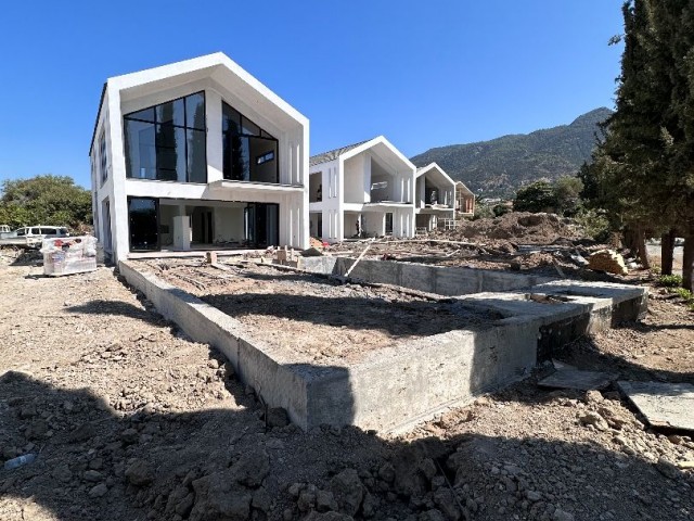 4+1 VILLAS FOR SALE IN KYRENIA LAPTA REGION