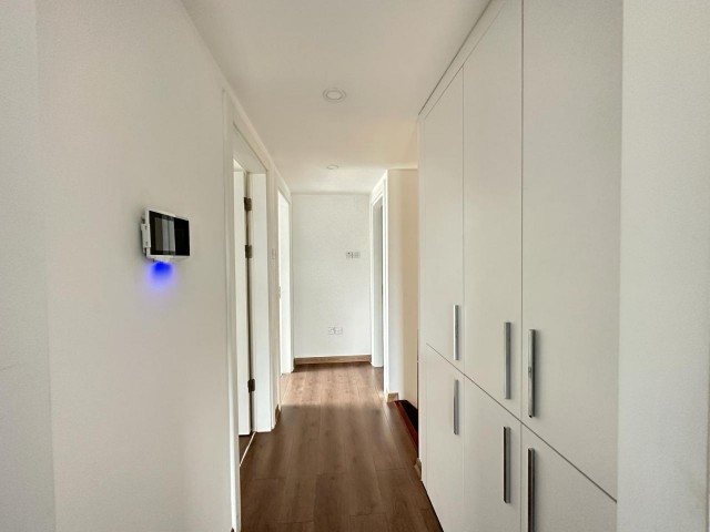 GİRNE MERKEZDE SİTE İÇERİSİNDE LÜX EŞYALI 3+1 PENTHOUSE