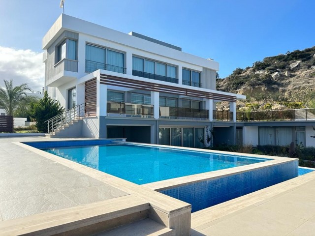 LUXUSMÖBLIERTE 7+2-VILLA MIT POOL ZU VERMIETEN IN GIRNE ESENTEPE