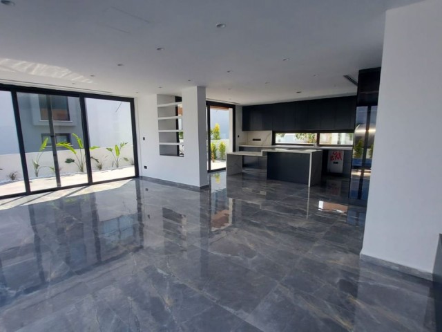 MÖBLIERTE 4+1 VILLA ZUM VERKAUF IN GIRNE ÇATALKÖY