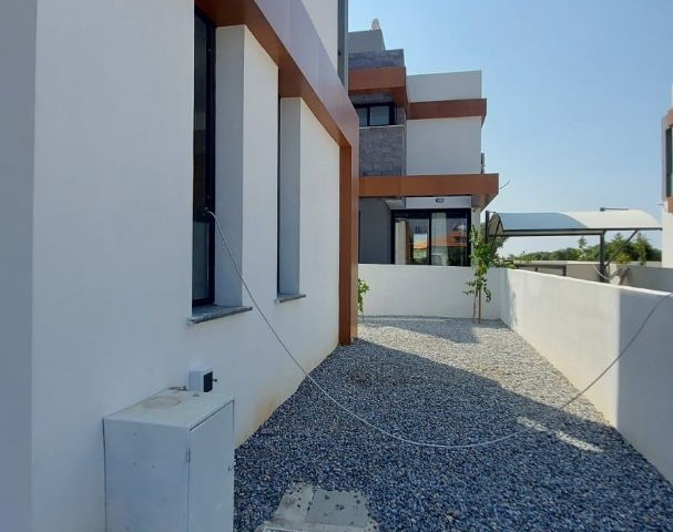 MÖBLIERTE 4+1 VILLA ZUM VERKAUF IN GIRNE ÇATALKÖY