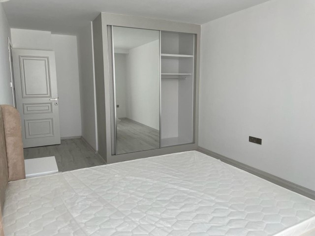 GİRNE MERKEZDE SİTE İÇERİSİNDE LÜX EŞYALI 2+1 KİRALIK PENTHOUSE