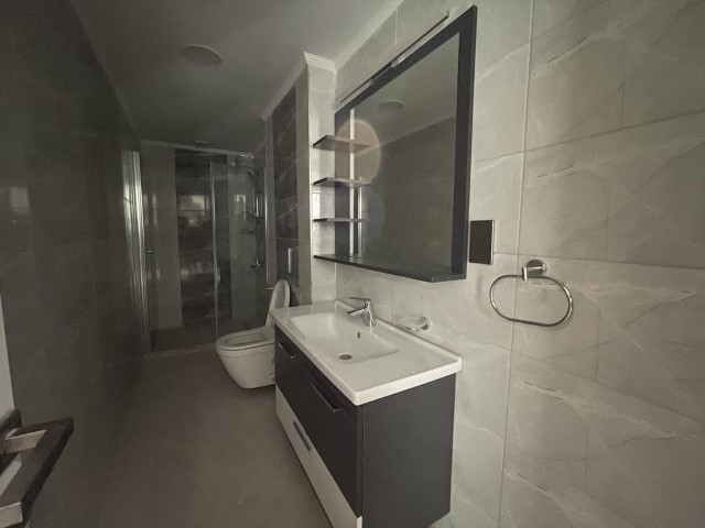 GİRNE MERKEZDE SİTE İÇERİSİNDE LÜX EŞYALI 2+1 KİRALIK PENTHOUSE