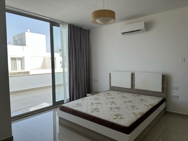 GİRNE MERKEZDE FULL EŞYAL 2+1 KİRALIK PENTHOUSE