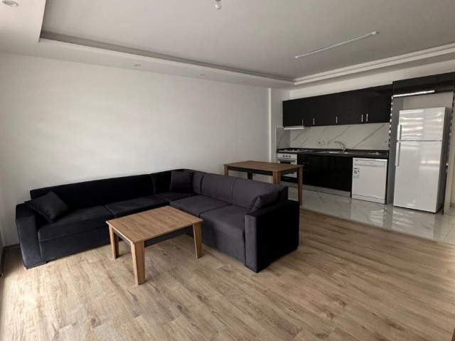 GİRNE MERKEZDE MÜKEMMEL DAG MANZARALI 2+1 SATILIK DAİRE