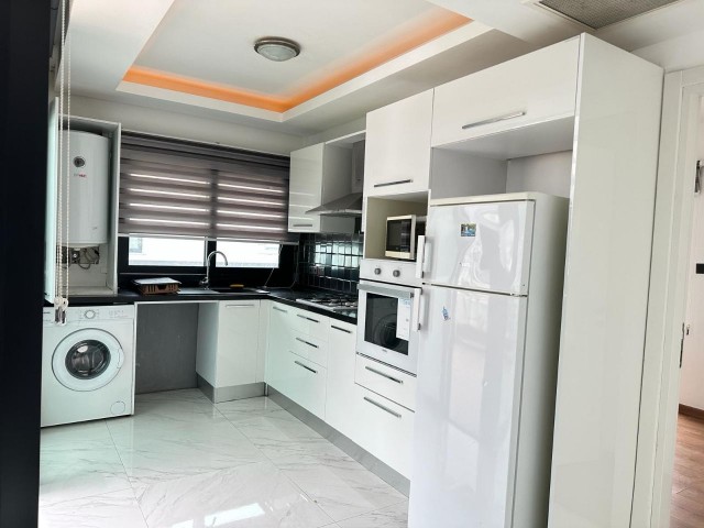 GİRNE MERKEZDE DAĞ DENİZ MANZARALI 3+1 KİRALIK PENTHOUSE 