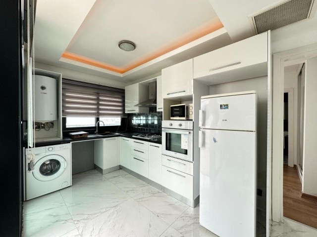 GİRNE MERKEZDE DAĞ DENİZ MANZARALI 3+1 KİRALIK PENTHOUSE 