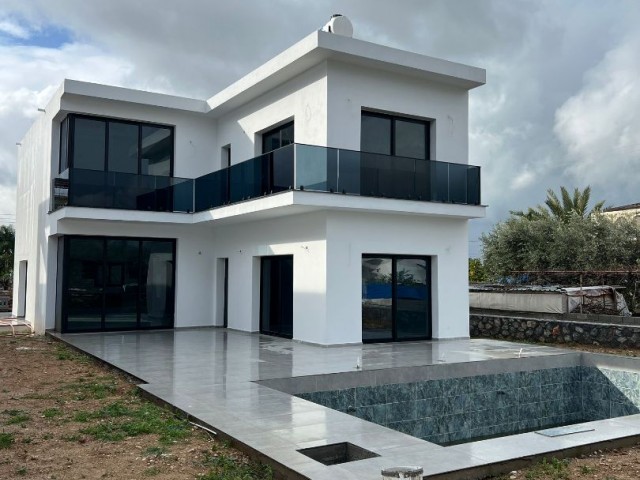 4+1 VILLA FOR SALE WITH A UNIQUE VIEW IN GIRNE OZANKÖY REGION