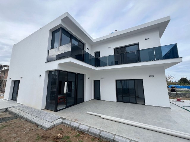 4+1 VILLA FOR SALE WITH A UNIQUE VIEW IN GIRNE OZANKÖY REGION