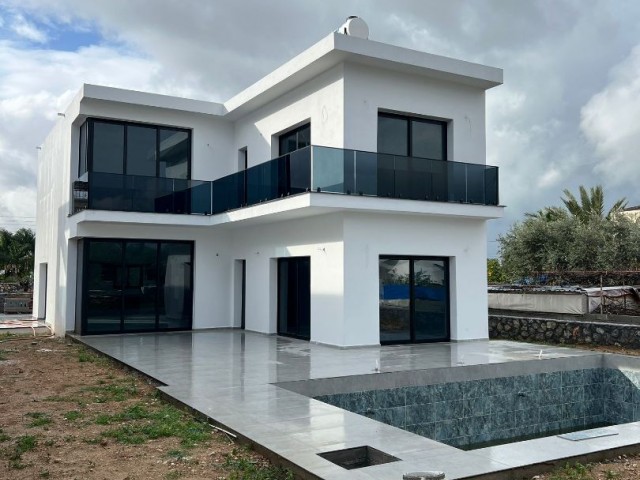 4+1 VILLA FOR SALE WITH A UNIQUE VIEW IN GIRNE OZANKÖY REGION