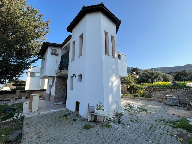 3+1 VILLA ZU VERMIETEN IN DER REGION KYRENIA LAPTA MIT ATEMBERAUBENDEM BERGBLICK