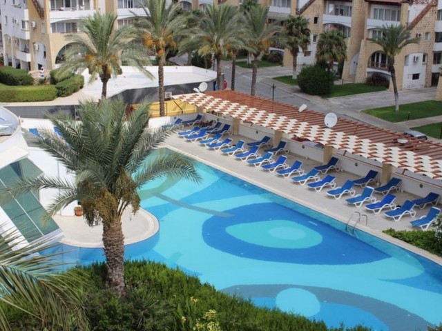 1+1 FLAT FOR RENT IN A SITE WITH POOL IN KYRENIA CENTER