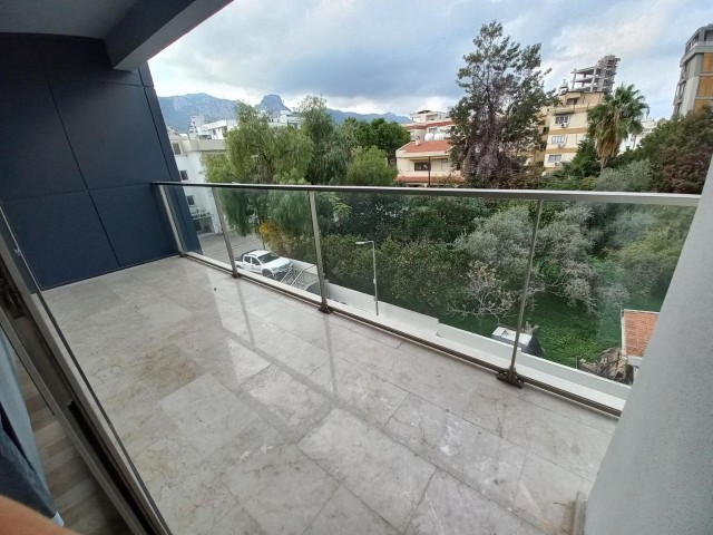 2+1 WOHNUNG ZU VERMIETEN IM KYRENIA CENTER