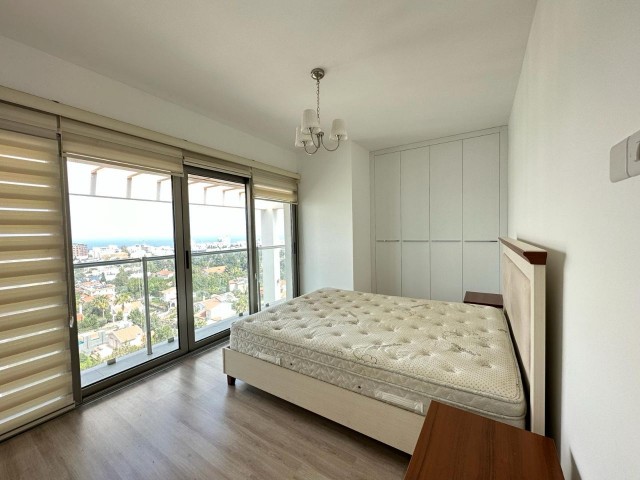 3+1 PENTHOUSE ZU VERMIETEN AUF DEM GRUNDSTÜCK IN GIRNE DOGANKOY