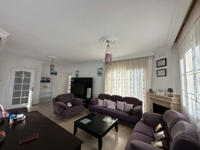 Fully furnished 3+2 penthouse with commercial permit for rent in the center of Kyrenia