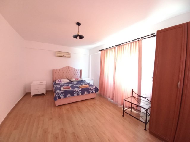 Girne esentepe bölgesinde full eşyalı 4+1 kiralık villa