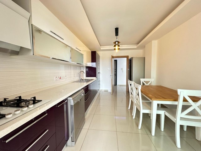 Luxury 3+1 flat for rent in a complex with pool in the center of Kyrenia