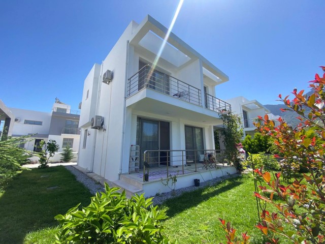 LUXUSMÖBLIERTE 3+1-VILLA ZU VERMIETEN IN DER UMGEBUNG KYRENIA LAPTA