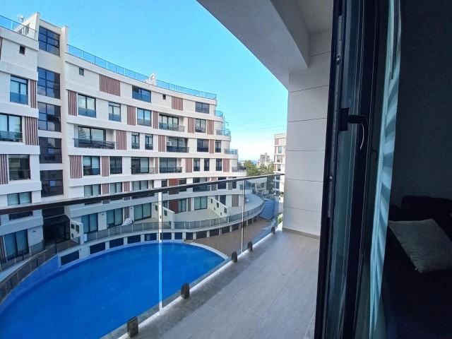 Luxury furnished 2+1 apartment in a complex with a pool in the center of Kyrenia