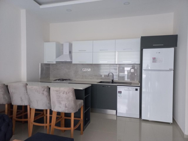 Luxury furnished 2+1 apartment in a complex with a pool in the center of Kyrenia