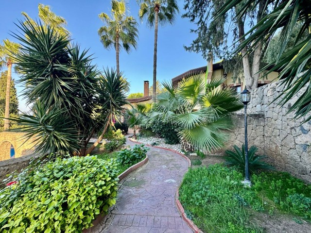 EINE HERRLICHE VILLA MIT EINZIGARTIGER ELEGANZ UND KOMFORT IN DER REGION GIRNE ÇATALKÖY.