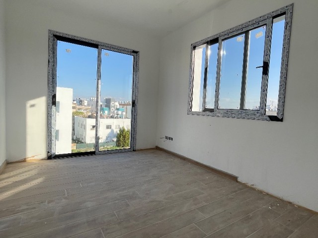 Wunderschönes Penthouse mit 2 Schlafzimmern und türkischem Titel in Gönyeli, Nikosia