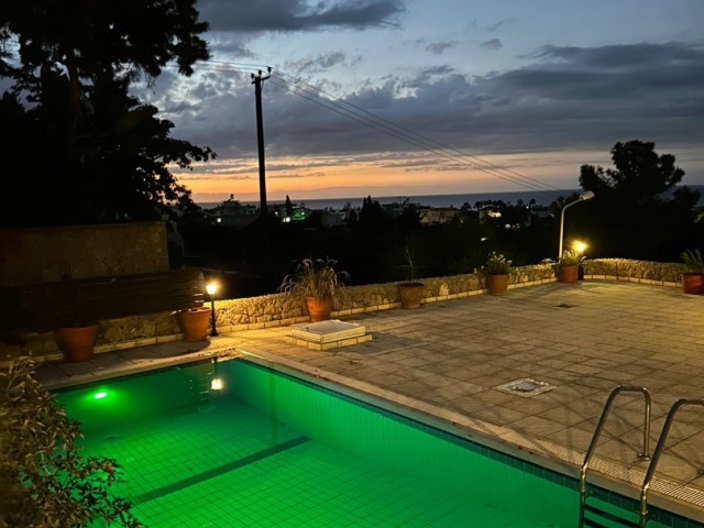 Fully furnished 4 bedroom villa with pool, 4 bathrooms and 5 toilets in Çatalköy with beautiful views of the mountains and sea. Available for daily rental