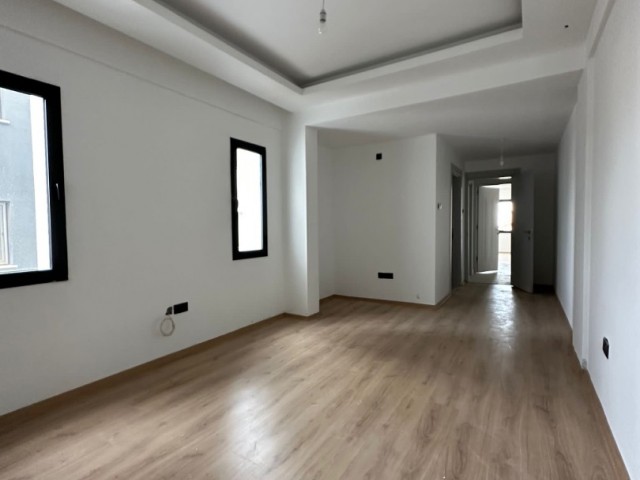 3-Zimmer-Wohnung mit eigenem Bad zum Verkauf in Nikosia