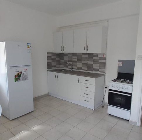 2+1 flat for rent in kucuk kaymakli lefkosa for ladies or a family 
