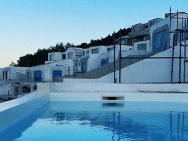 İyi Konumda, Santorini'den Esinlenilmiş Lüks Villa