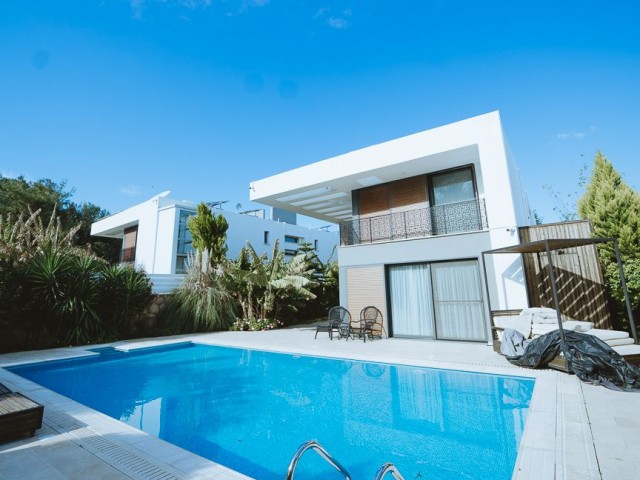 A VERY EXQUISITE 4+1 VILLA WITH EN-SUITE MASTERS BEDROOMS, A PRIVATE POOL IN ALSANCAK-GIRNE